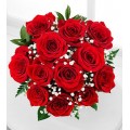 Μπουκέτο με κόκκινα τριαντάφυλλα και γυψοφίλη